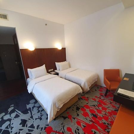 Liberty Hotel Thamrin Jakarta Luaran gambar