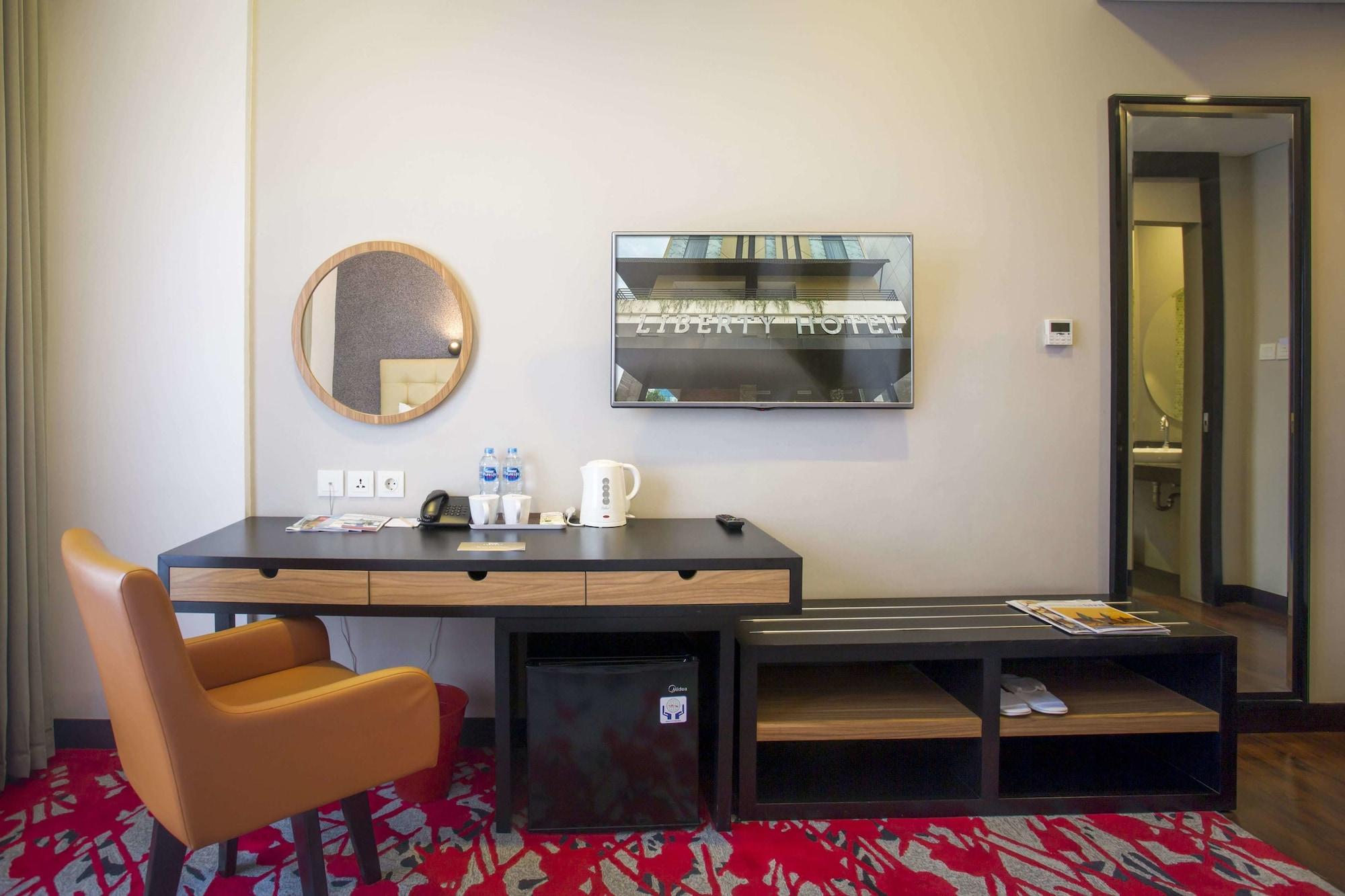 Liberty Hotel Thamrin Jakarta Luaran gambar