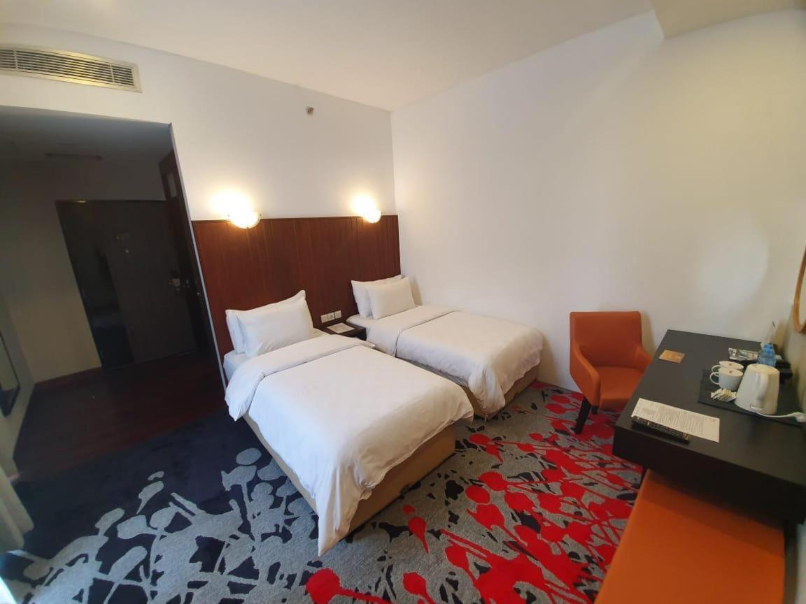 Liberty Hotel Thamrin Jakarta Luaran gambar