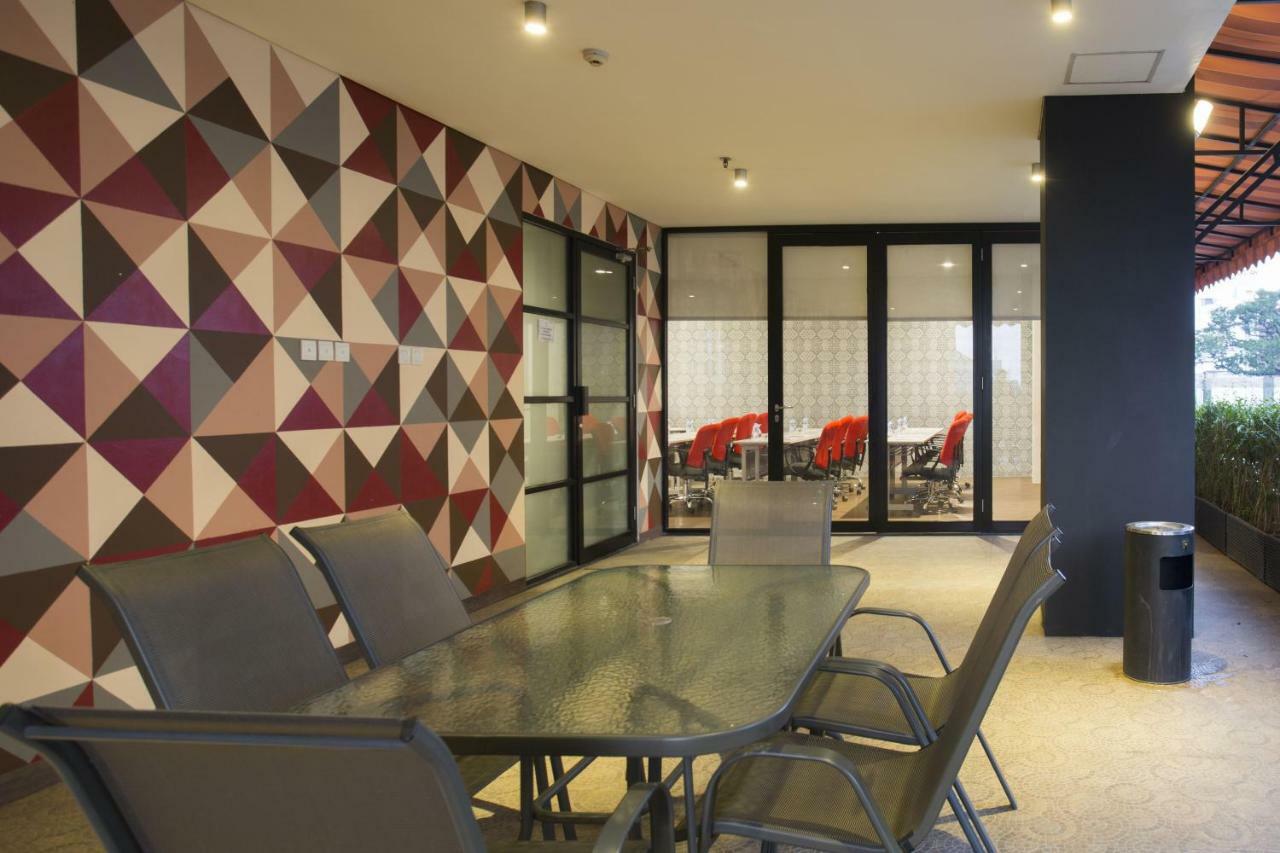 Liberty Hotel Thamrin Jakarta Luaran gambar